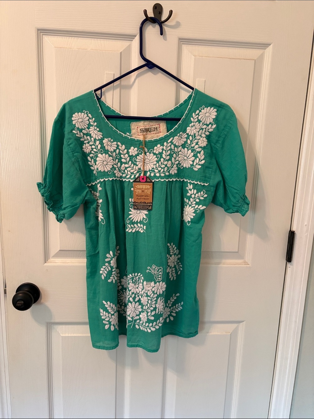 NWT Siren brand embroidered blouse
